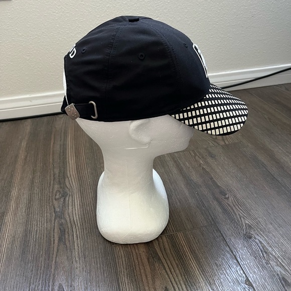 Izod Black and White Cap - Picture 5 of 9